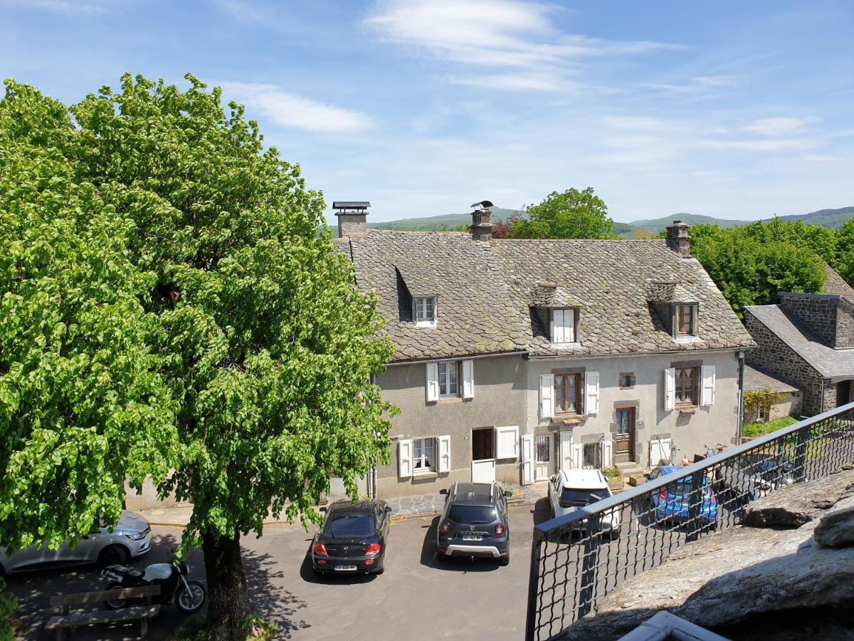 Logis Hotel Restaurant & Spa Les Remparts Salers Exteriér fotografie