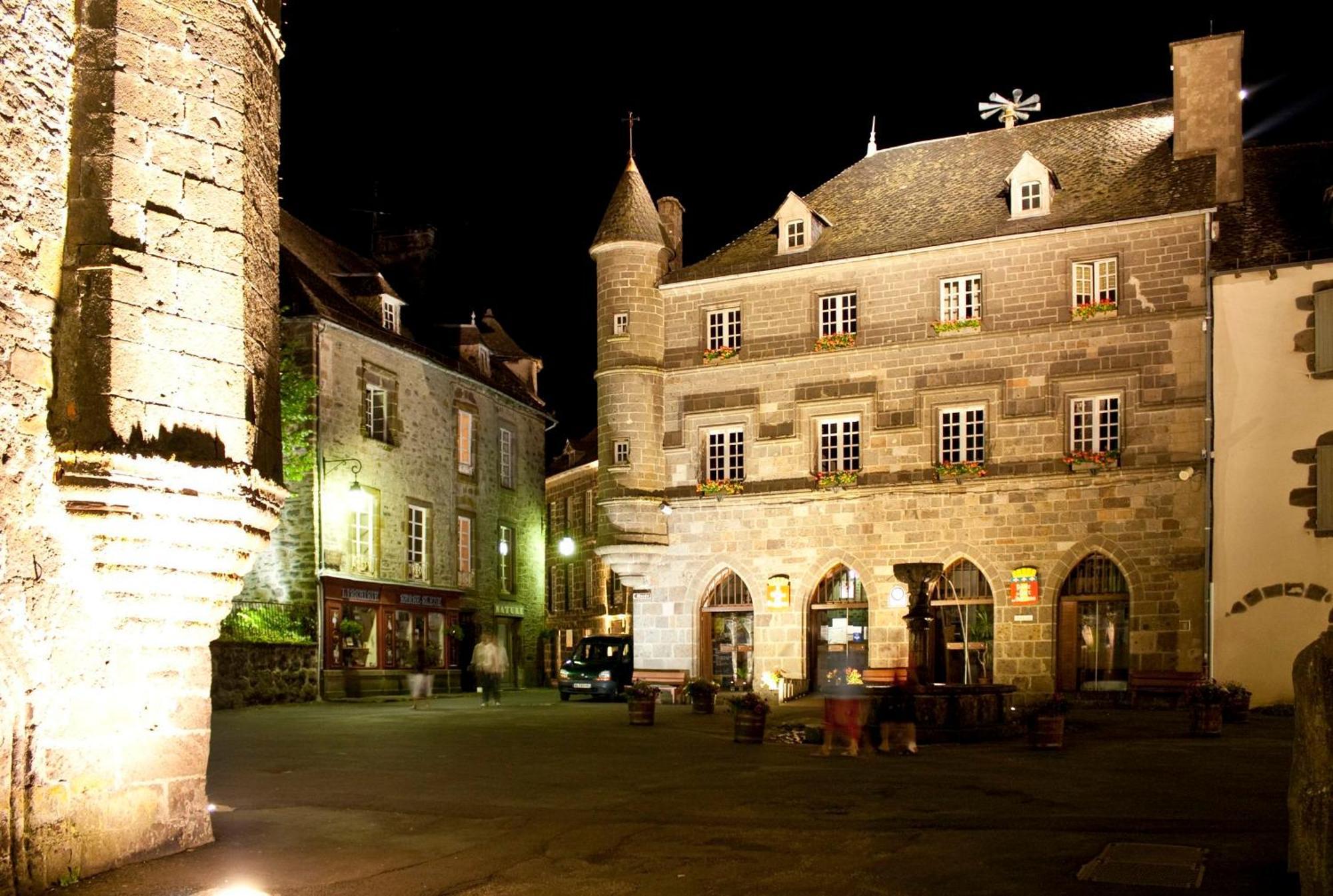 Logis Hotel Restaurant & Spa Les Remparts Salers Exteriér fotografie
