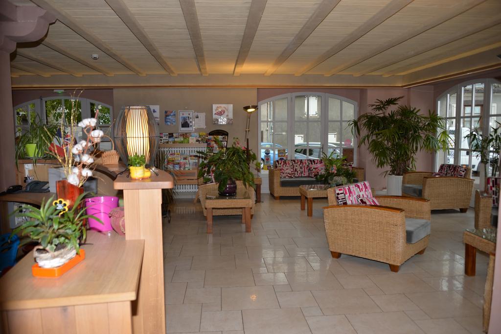 Logis Hotel Restaurant & Spa Les Remparts Salers Exteriér fotografie